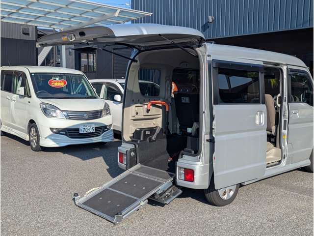 スズキ エブリイワゴン ６６０ ウィズ 車イス移動車 左右分割式リアシート付 H28年 (中国) 99