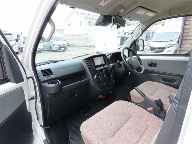 トヨタ タウンエーストラック ステージ２１製 R3年 (東海) 99