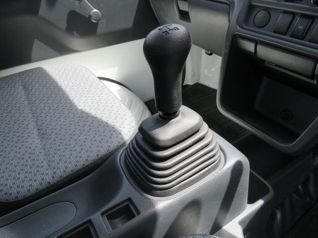 スズキ キャリイトラック ６６０ ＫＣエアコン・パワステ ３方開 ４ＷＤ H29年 (甲信越・北陸) 99