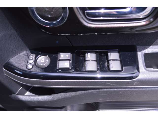 ホンダ Ｎ　ＢＯＸ カスタム ６６０ Ｇ Ｌ ホンダセンシング ４ＷＤ R1年 (中国) 99