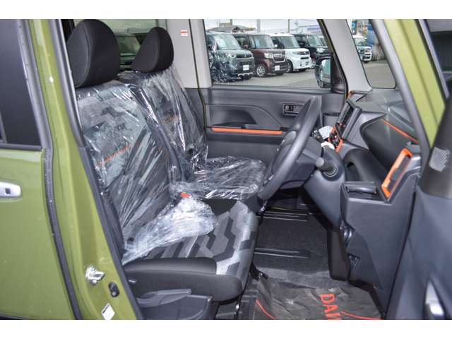 ダイハツ タント ６６０ ファンクロス ４ＷＤ R7年 (中国) 99