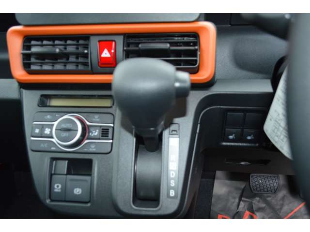 ダイハツ タント ６６０ ファンクロス ４ＷＤ R7年 (中国) 99