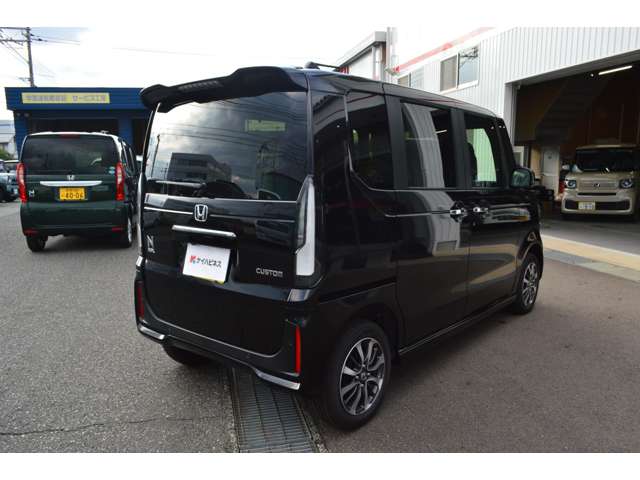 ホンダ Ｎ　ＢＯＸ カスタム ６６０ ４ＷＤ R7年 (中国) 99