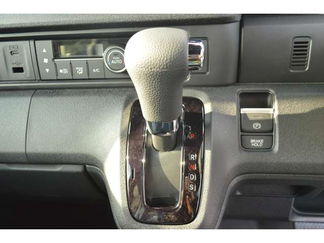 ホンダ Ｎ　ＢＯＸ カスタム ６６０ ４ＷＤ R7年 (中国) 99