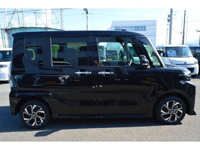 ダイハツ タント ６６０ カスタム Ｘ R7年 (中国) 99