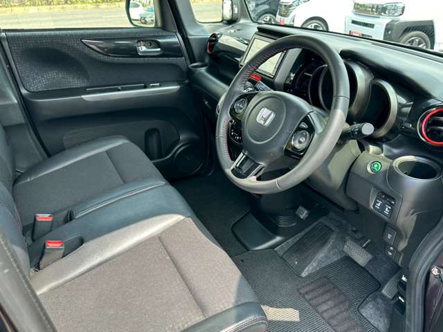 ホンダ Ｎ　ＢＯＸ ６６０ カスタムＧ ターボＳＳパッケージ H29年 (中国) 99