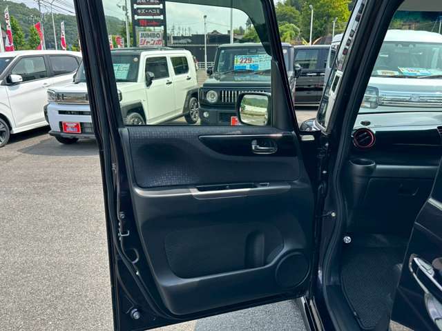 ホンダ Ｎ　ＢＯＸ ６６０ カスタムＧ ターボＳＳパッケージ H29年 (中国) 99