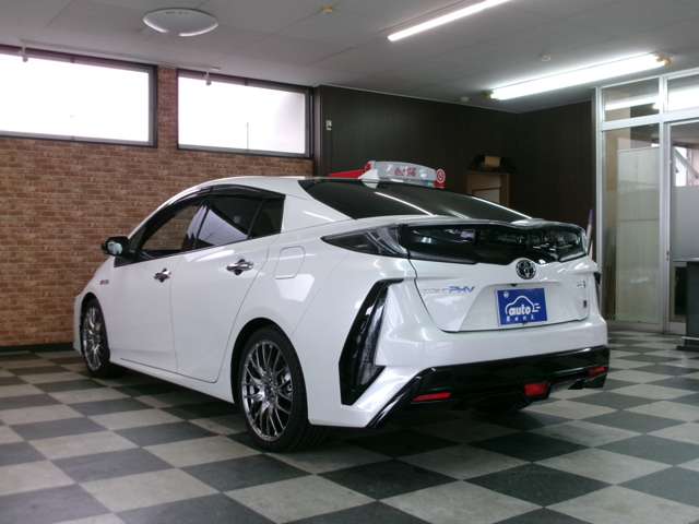 トヨタ プリウスＰＨＶ １．８ Ｓ ＧＲ スポーツ H29年 (東北) 99