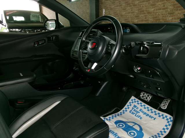 トヨタ プリウスＰＨＶ １．８ Ｓ ＧＲ スポーツ H29年 (東北) 99