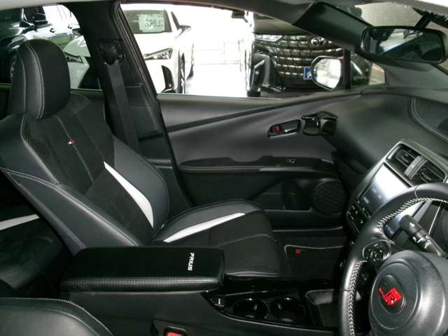 トヨタ プリウスＰＨＶ １．８ Ｓ ＧＲ スポーツ H29年 (東北) 99