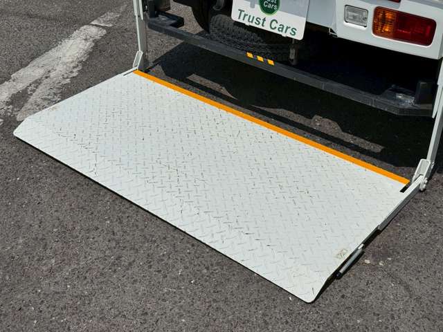 ダイハツ ハイゼットトラック ６６０ 垂直式テールリフト ３方開 H28年 (近畿) 99