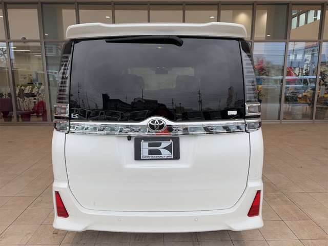 トヨタ ヴォクシー ２．０ ＺＳ 煌ＩＩＩ R4年 (九州・沖縄) 99