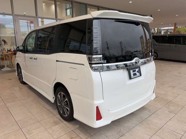 トヨタ ヴォクシー ２．０ ＺＳ 煌ＩＩＩ R4年 (九州・沖縄) 99