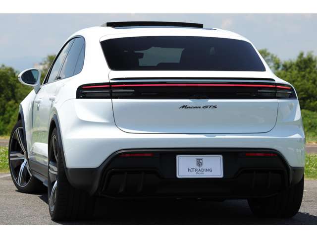 ポルシェ マカン エレクトリックＧＴＳ R8年 (東海) 99