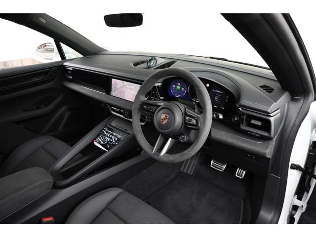 ポルシェ マカン エレクトリックＧＴＳ R8年 (東海) 99