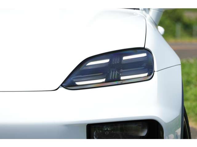 ポルシェ マカン エレクトリックＧＴＳ R8年 (東海) 99