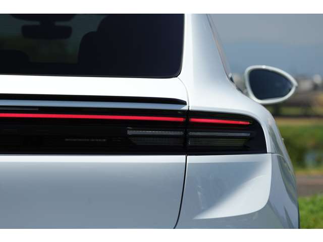 ポルシェ マカン エレクトリックＧＴＳ R8年 (東海) 99