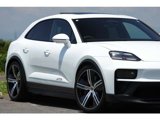 ポルシェ マカン エレクトリックＧＴＳ R8年 (東海) 99
