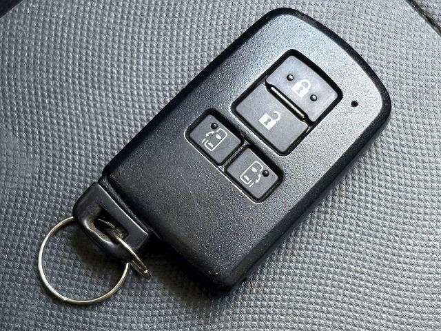 トヨタ ヴォクシー １．８ ハイブリッド Ｘ H26年 (近畿) 99