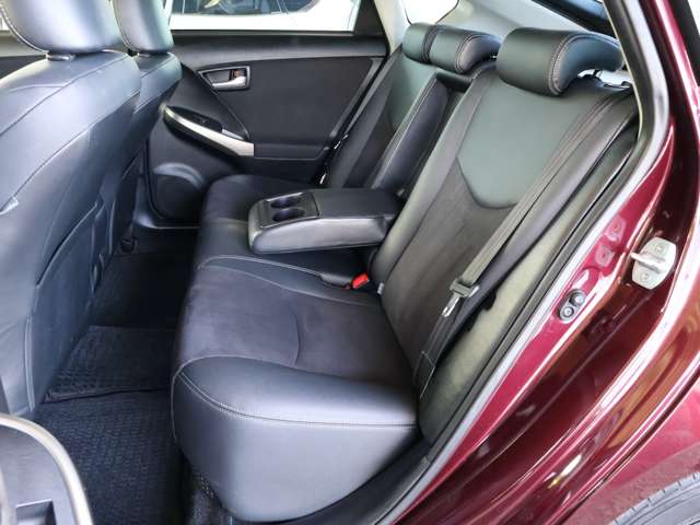 トヨタ プリウスＰＨＶ １．８ Ｇ H25年 (関東) 99