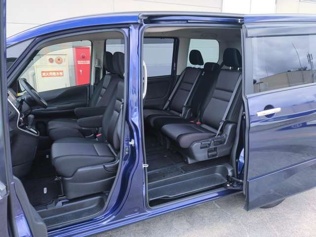 日産 セレナ ２．０ ハイウェイスター H29年 (近畿) 99