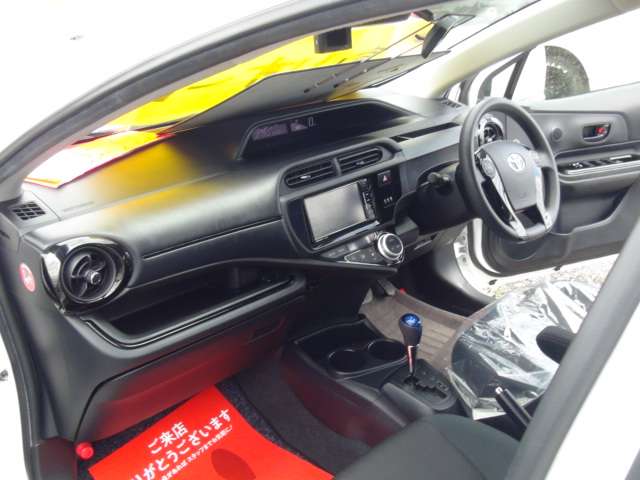 トヨタ アクア １．５ Ｓ スタイルブラック H29年 (九州・沖縄) 99