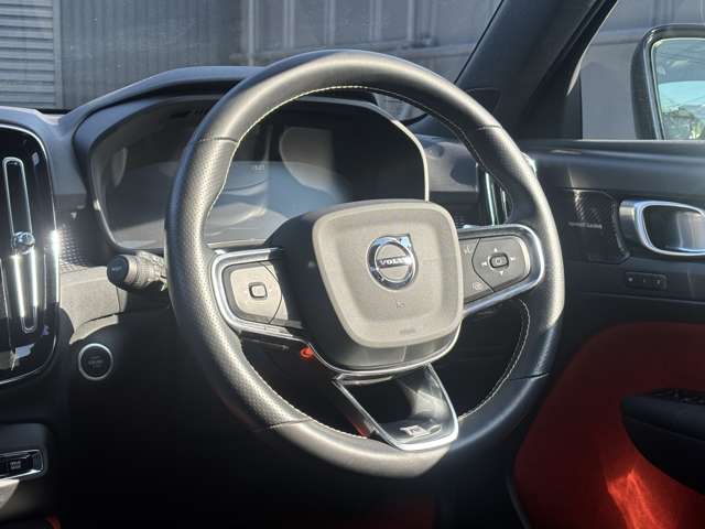 ボルボ ＸＣ４０ Ｔ４ ＡＷＤ Ｒデザイン ４ＷＤ R2年 (関東) 99