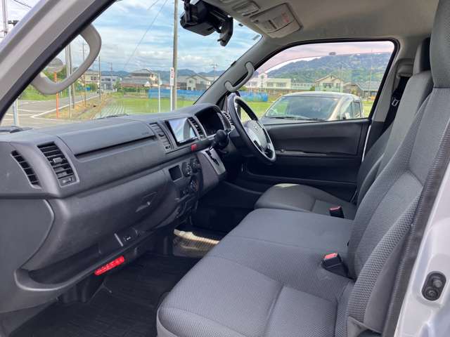 トヨタ ハイエースバン ２．８ ＤＸ ロング ＧＬパッケージ ディーゼルターボ ４ＷＤ R3年 (東海) 99