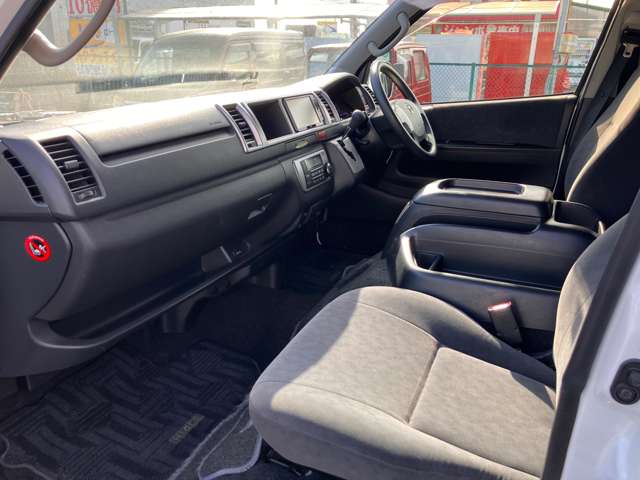 トヨタ ハイエースワゴン ２．７ グランドキャビン ４ＷＤ H28年 (東海) 99