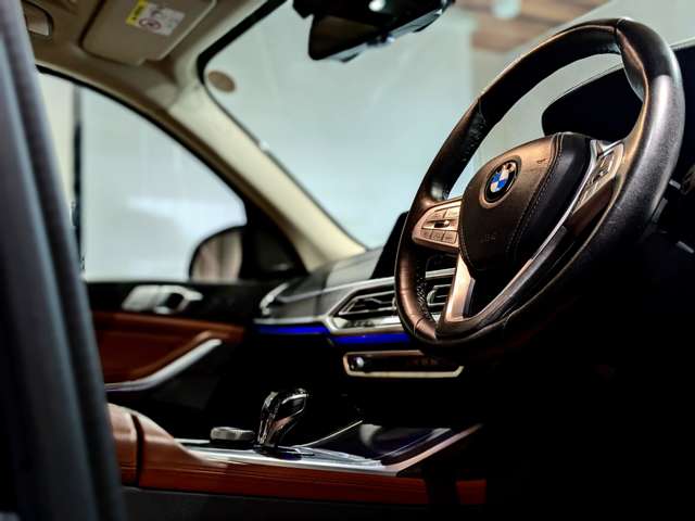 ＢＭＷ Ｘ７ Ｘドライブ４０Ｄ デザイン ピュア エクセレンス ディーゼルターボ ４ＷＤ R3年 (関東) 99