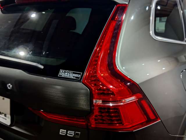 ボルボ ＸＣ６０ Ｂ５ ＡＷＤ モメンタム ４ＷＤ R3年 (関東) 99