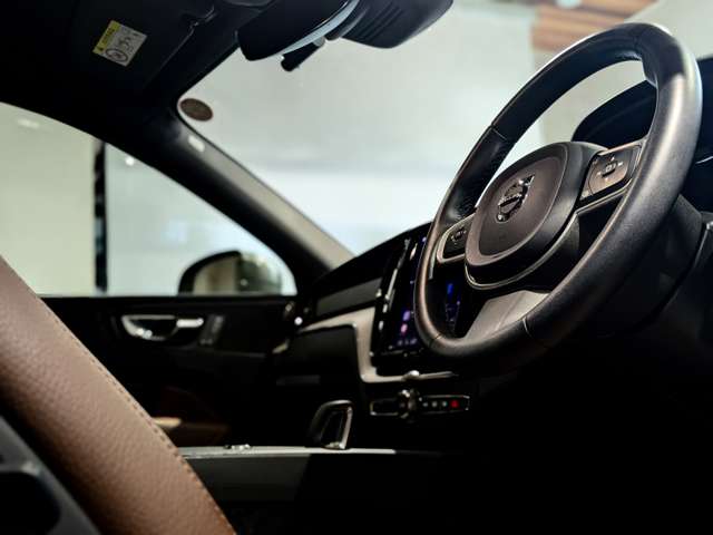 ボルボ ＸＣ６０ Ｂ５ ＡＷＤ モメンタム ４ＷＤ R3年 (関東) 99