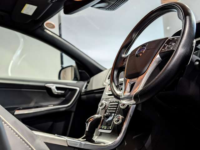 ボルボ Ｖ６０ Ｔ６ ＡＷＤ Ｒデザイン ４ＷＤ H25年 (関東) 99