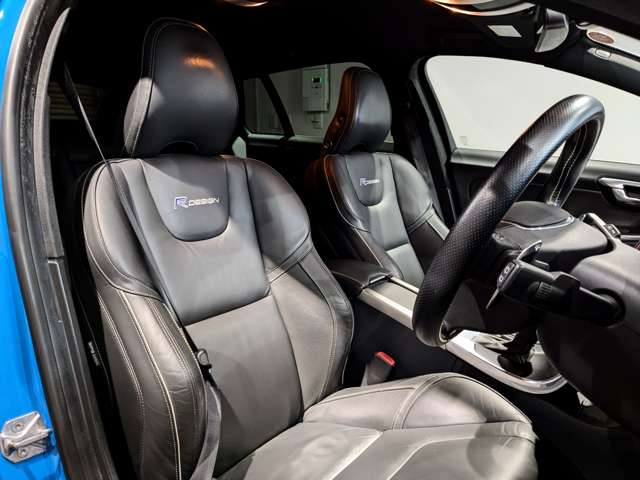 ボルボ Ｖ６０ Ｔ６ ＡＷＤ Ｒデザイン ４ＷＤ H25年 (関東) 99