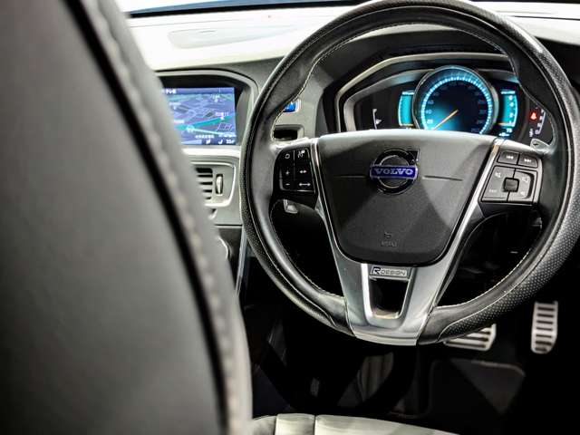 ボルボ Ｖ６０ Ｔ６ ＡＷＤ Ｒデザイン ４ＷＤ H25年 (関東) 99