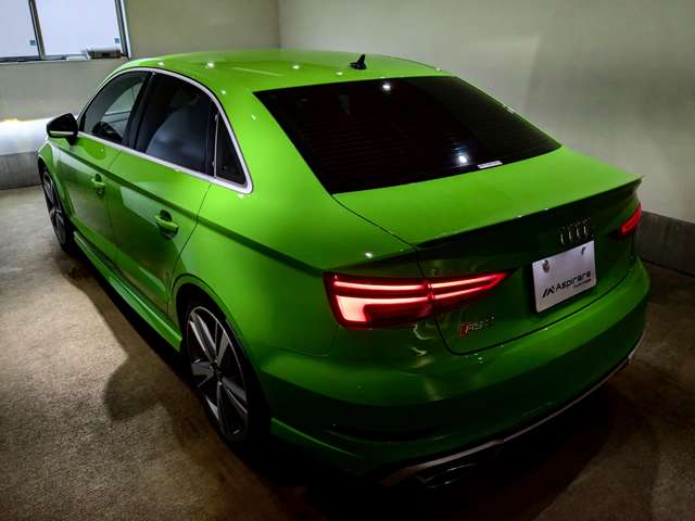 アウディ ＲＳ３　セダン ２．５ ４ＷＤ R3年 (関東) 99