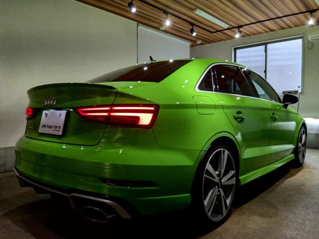 アウディ ＲＳ３　セダン ２．５ ４ＷＤ R3年 (関東) 99