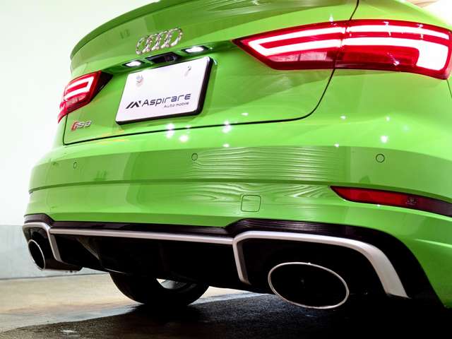 アウディ ＲＳ３　セダン ２．５ ４ＷＤ R3年 (関東) 99