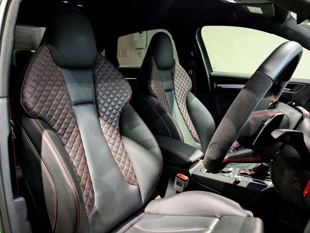アウディ ＲＳ３　セダン ２．５ ４ＷＤ R3年 (関東) 99