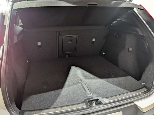 ボルボ ＸＣ４０ Ｂ４ ＡＷＤ インスクリプション ４ＷＤ R3年 (関東) 99