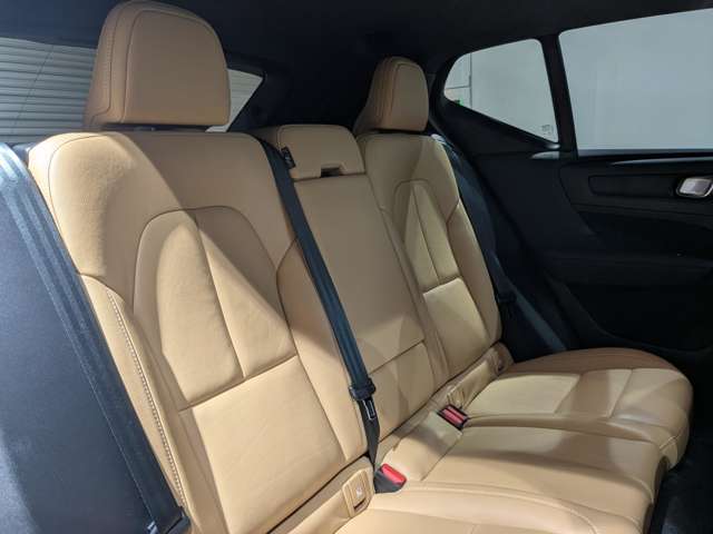 ボルボ ＸＣ４０ Ｂ４ ＡＷＤ インスクリプション ４ＷＤ R3年 (関東) 99
