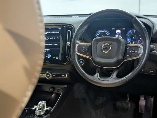 ボルボ ＸＣ４０ Ｂ４ ＡＷＤ インスクリプション ４ＷＤ R3年 (関東) 99