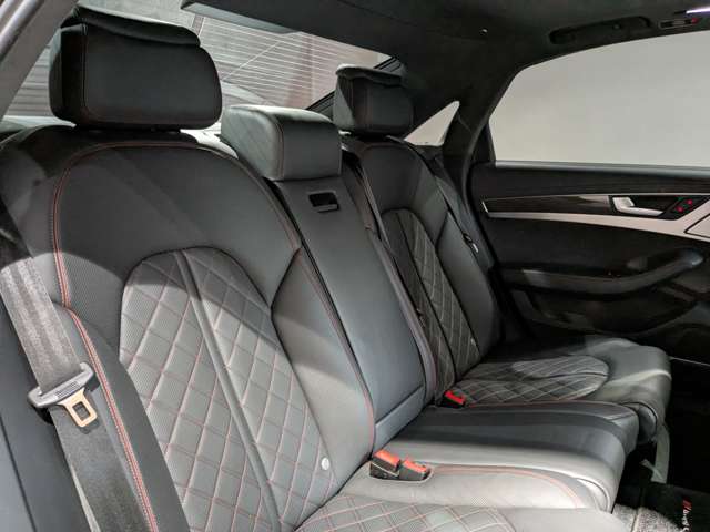アウディ Ｓ８　プラス プラス ４ＷＤ H29年 (関東) 99