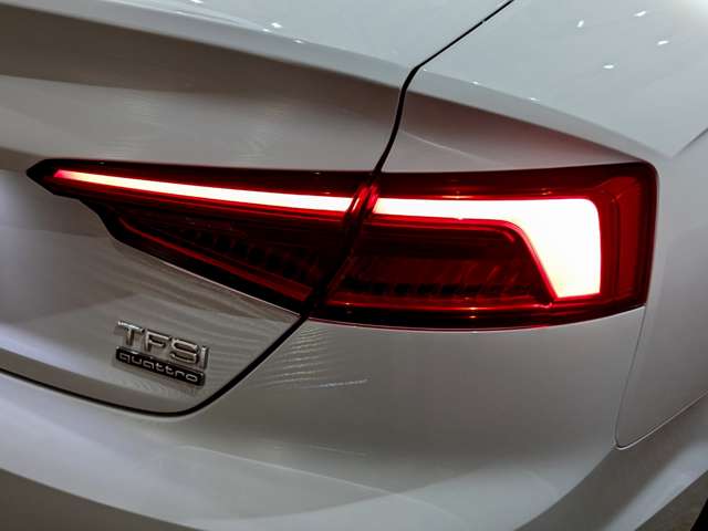 アウディ Ａ５　スポーツバック ２．０ ＴＦＳＩ クワトロ スポーツ ４ＷＤ H29年 (関東) 99