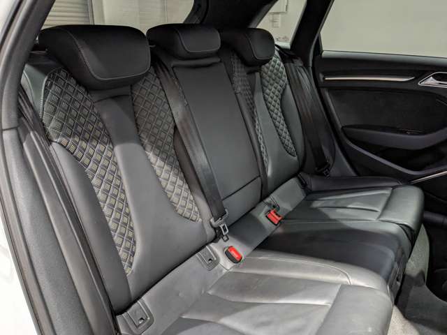 アウディ ＲＳ３　スポーツバック ２．５ ４ＷＤ H28年 (関東) 99