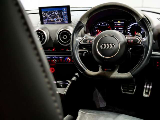アウディ ＲＳ３　スポーツバック ２．５ ４ＷＤ H28年 (関東) 99