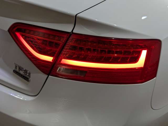 アウディ Ａ５　スポーツバック ２．０ ＴＦＳＩ クワトロ ４ＷＤ H27年 (関東) 99