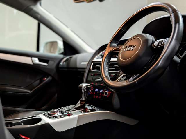 アウディ Ａ５　スポーツバック ２．０ ＴＦＳＩ クワトロ ４ＷＤ H27年 (関東) 99