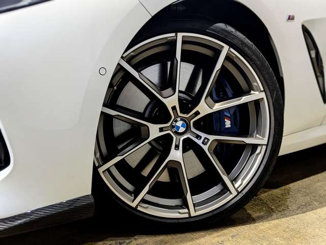 ＢＭＷ ８シリーズ Ｍ８５０Ｉ Ｘドライブ ４ＷＤ R1年 (関東) 99