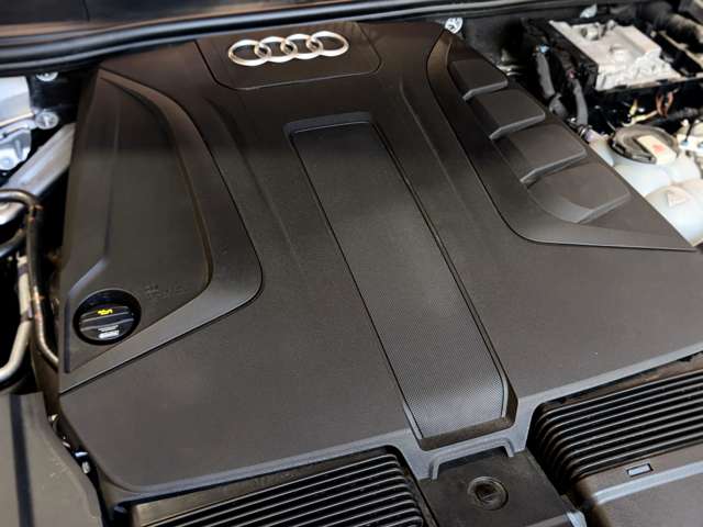 アウディ Ｑ７ ブラック スタイリング ４ＷＤ R1年 (関東) 99